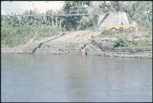 Ferry over Angabanga River (Bereina) (1) Papua New Guinea, 1976-1978 [picture] / Terence and Margaret Spencer
