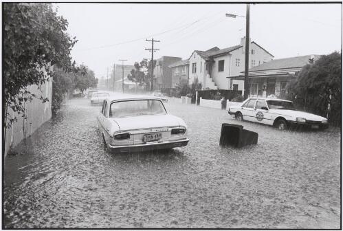 Flood, Blanche Street, St Kilda, Melbourne, Feb '89 [picture] / Ruth Maddison