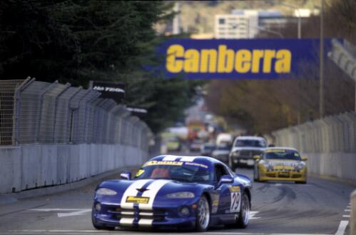 [Racing cars, GMC 400 V8 Supercar Series 2000, Canberra, 9-11 June 2000] [picture] / Loui Seselja
