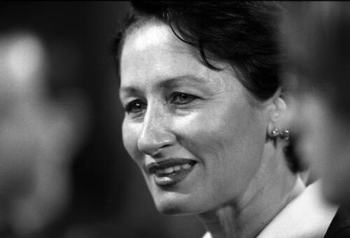 Portraits of Dr Kerryn Phelps addressing the National Press Club, 2000 [picture] / Damian McDonald