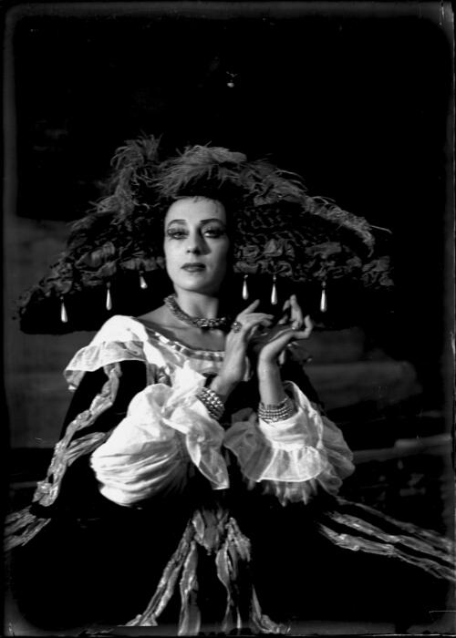 Tamara Grigorieva in "Pavane", original Ballet Russe, 1940 [picture]