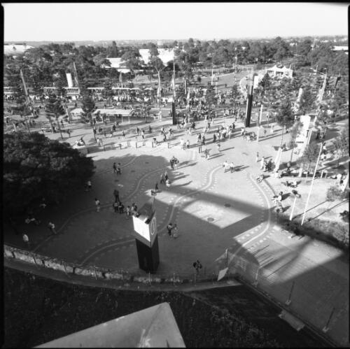 Sydney Olympic Park, Homebush, 22 September 2000 [2] [picture] / Loui Seselja