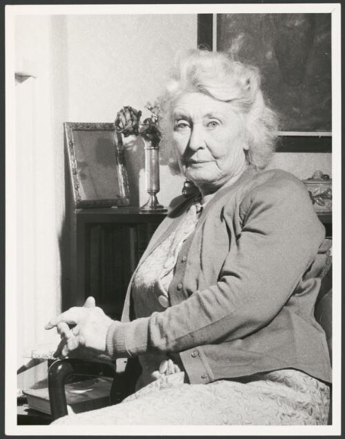 Portrait of Hilda Abbott taken during an oral history interview, 27 March 1971 [picture] / Hazel de Berg