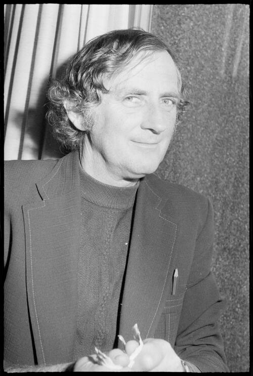 Portrait of Geoffrey Blainey taken during an oral history interview, 13 December 1977 [picture] / Hazel de Berg