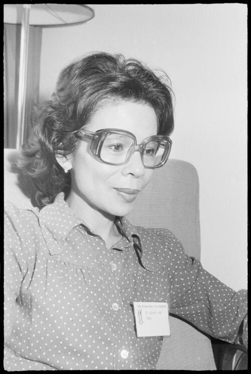 Portrait of Yea-Sun Shin taken during an oral history interview at the 42nd International P.E.N. Congress, 12 December 1977 [picture] / Hazel de Berg