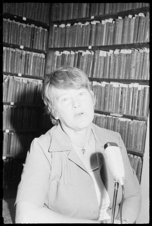 Portrait of Margaret Paice taken during an oral history interview,1 March 1978 [picture] / Hazel de Berg