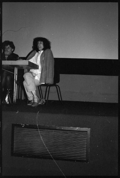 Tamara Winikoff at the Women and Arts Festival, Sydney, 3 October 1982 [picture] / Hazel de Berg