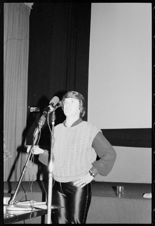 Di Drew at the Film Careers Day, 9 October 1982 [picture] / Hazel de Berg