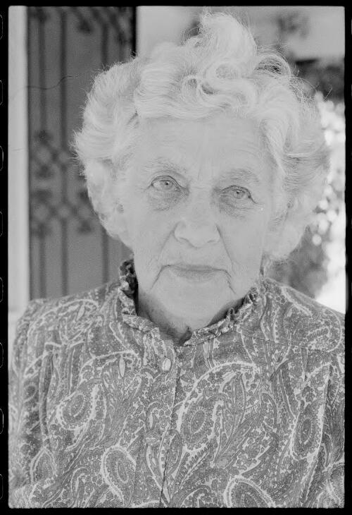 Edith June Minehan at her home in Cowra, New South Wales, 9 May 1983 [picture] / Hazel de Berg