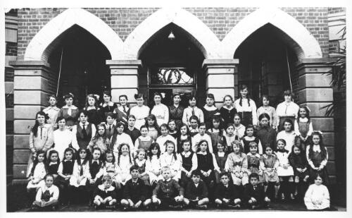 [Students, Convent school, Albury, c. 1909] [picture]