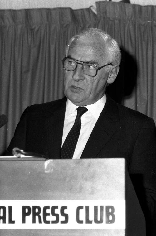 Collection of portraits of Peter Barry, Irish Foreign Minister, speaking at the National Press Club, Canberra, 5 [i.e. 4] June, 1985 [picture]