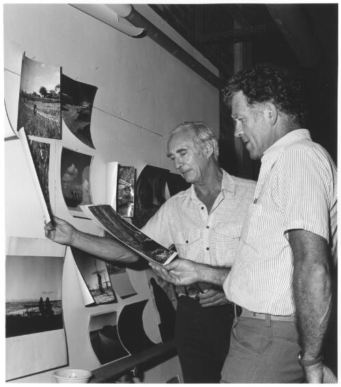 Max Dupain and David Moore in Artarmon Studio, 1975, selecting prints for the Dupain first retrospective exhibition, Australian Centre for Photography, Sydney [picture] / Jill White