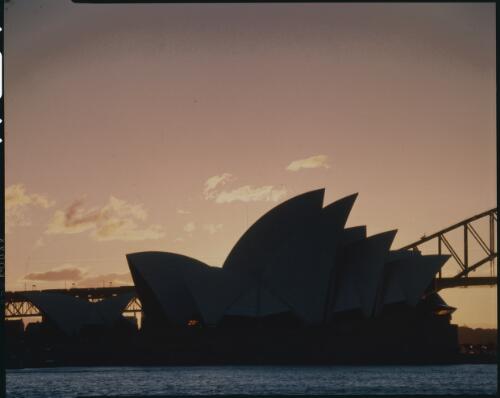 Sydney Opera House [3] [transparency] / Don McMurdo