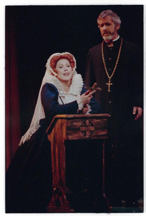 [Australian Opera performance of Maria Stuarda, starring Amanda Thane as Maria Stuarda and Rodney Macann as Talbot, July 1992] [picture] / Don McMurdo