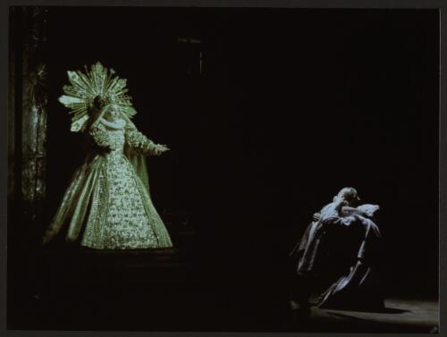 [Portrait of  an unidentified singer in Suor Angelica, Il Trittico, Australian Opera, 1995] [picture] / Don McMurdo