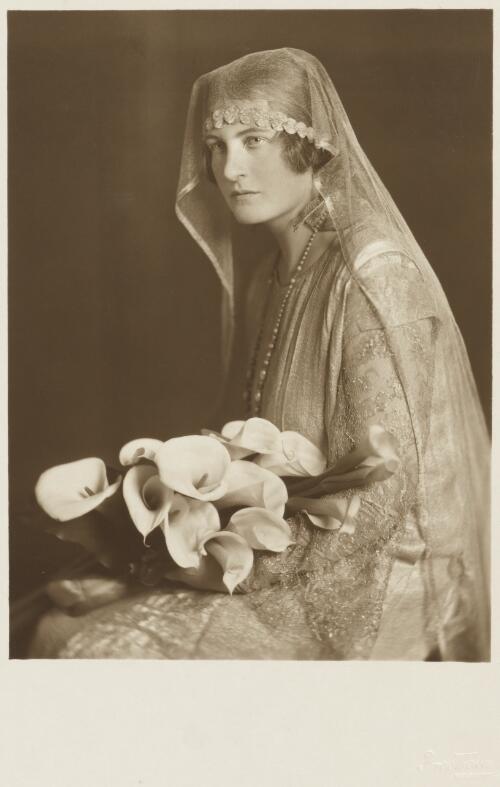 [Portrait of Editha Olga Yseult Donnison], wedding eve, 1924 [picture] / Broothorn