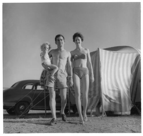 On the camping ground, Sorlie's Travelling Vaudeville Show [picture] / Jeff Carter