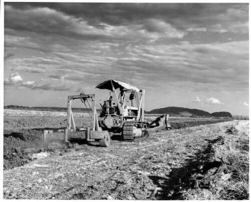Early agriculture development, Western Australia, 1962-1964 [picture] / Robin V. F. Smith