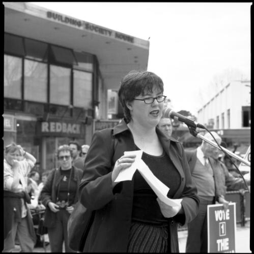 [Portrait of Sue Harris, Australian Commission of Overseas Aid (ACFOA), speaking at the Rally for Peace held in Garema Place, Canberra, A.C.T., Sept. 20, 2001] [picture] / Loui Seselja