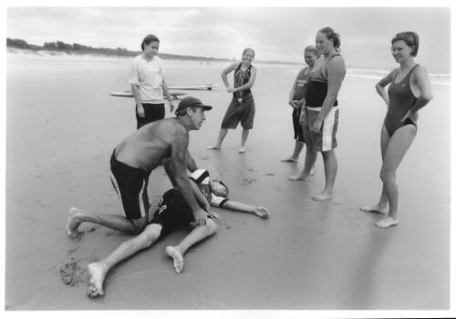 SLSC: Surf Life Saving Club, nippers workshop on the beach, January 2002 [Evans Head] [picture] / Suzon Fuks