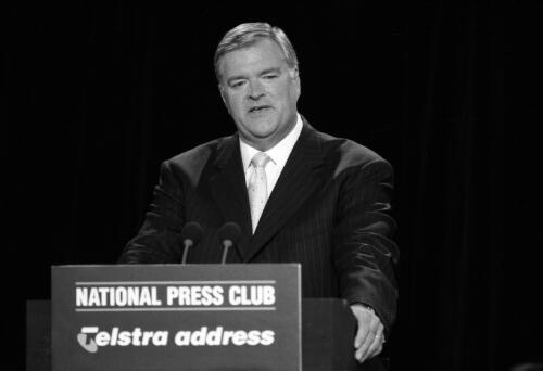 Collection of portraits of Kim Beazley speaking at the National Press Club, Canberra, 8 November 2001 [picture] / Loui Seselja