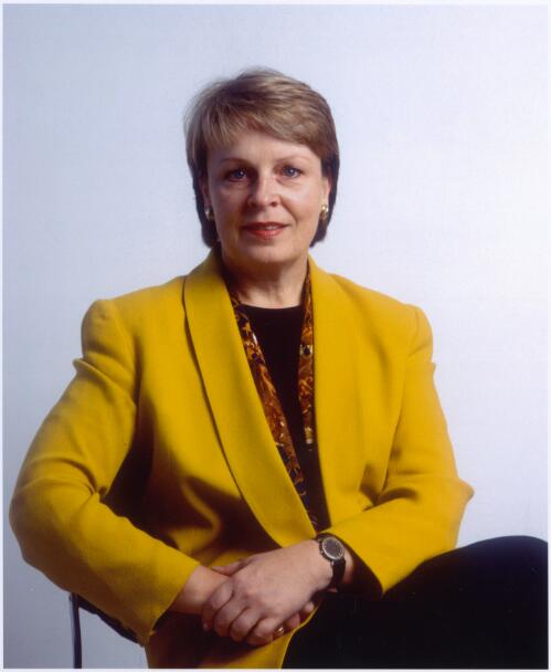 Portrait of Winnie Pelz, Non-Executive member, National Library of Australia Council, 20 August 1999 [picture] / Damian McDonald