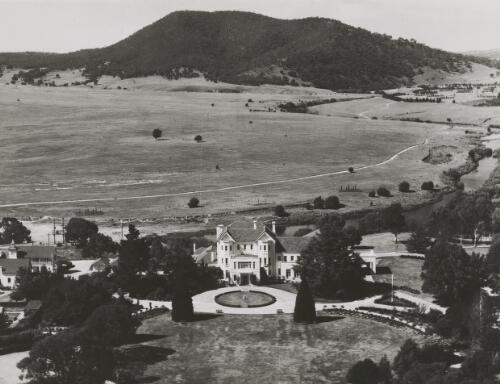 [Photograph of Government House, Yarralumla, Canberra, A.C.T., c. 1939] [picture]