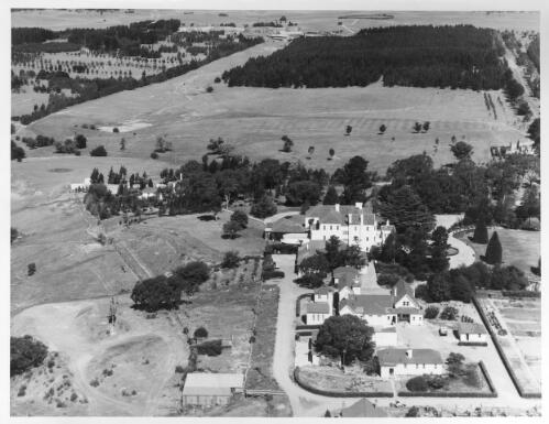 [Government House, Yarralumla, Canberra, A.C.T., c. 1939] [picture]