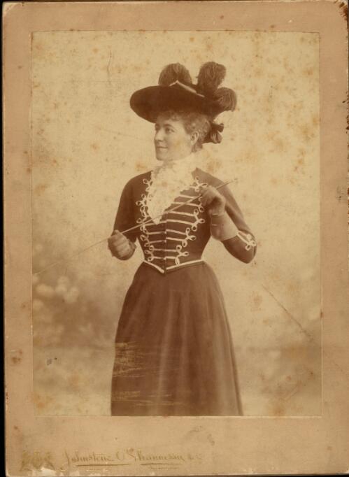 Portrait of Elizabeth Deans Paterson,  Hugh Paterson's wife [picture] / Johnstone O'Shannessy & Co