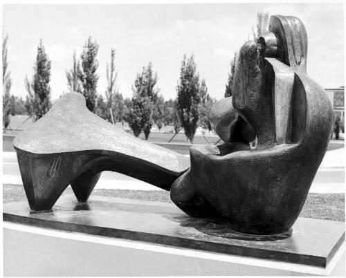 Collection of photographs of Henry Moore's sculpture outside the National Library of Australia, Canberra, 18 June 1995 [picture]