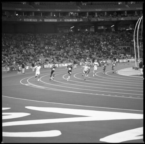 [Track event, men's cerebal palsy class?, Olympic Stadium, Sydney 2000 Paralympic Games, 22 October 2000] [picture] / Louis Seselja
