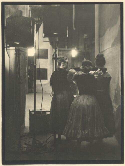 Backstage with the Ballet Rambert, Sailor's return, 1948 [picture] / Walter Stringer