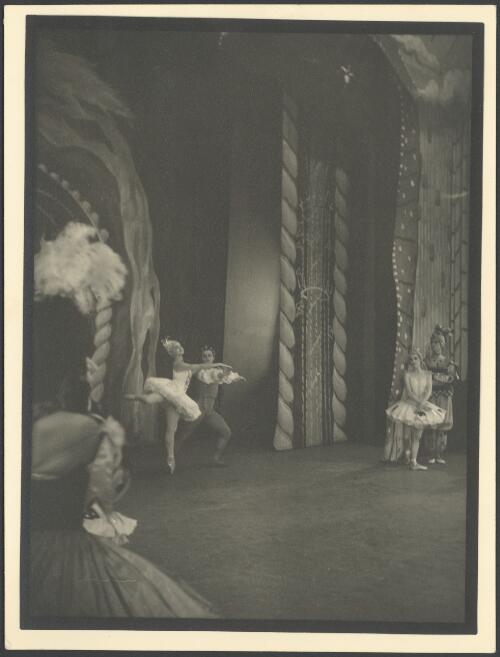 Ballet Rambert performance of Casse-Noisette, starring Ann Somers (Kathleen Gorham) and Miro Zloch, Her Majestys, 1948, [1] [picture] / Walter Stringer