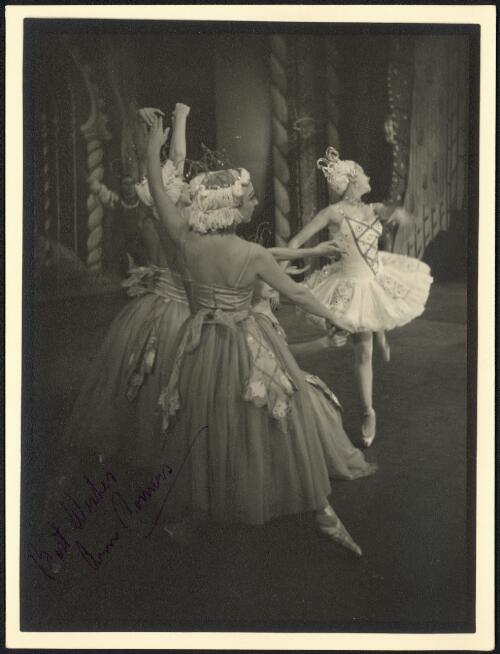 Ballet Rambert performance of Casse-Noisette, starring Ann Somers (Kathleen Gorham), Her Majestys Theatre, 1948 [picture] / Walter Stringer