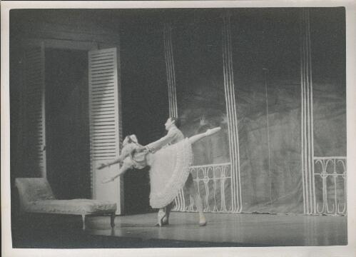 Victorian Ballet Guild performance of Night is a sorceress, starring Heather Macrae and Laurie Bishop, Little Theatre, South Yarra, 1959 [picture] / Walter Stringer