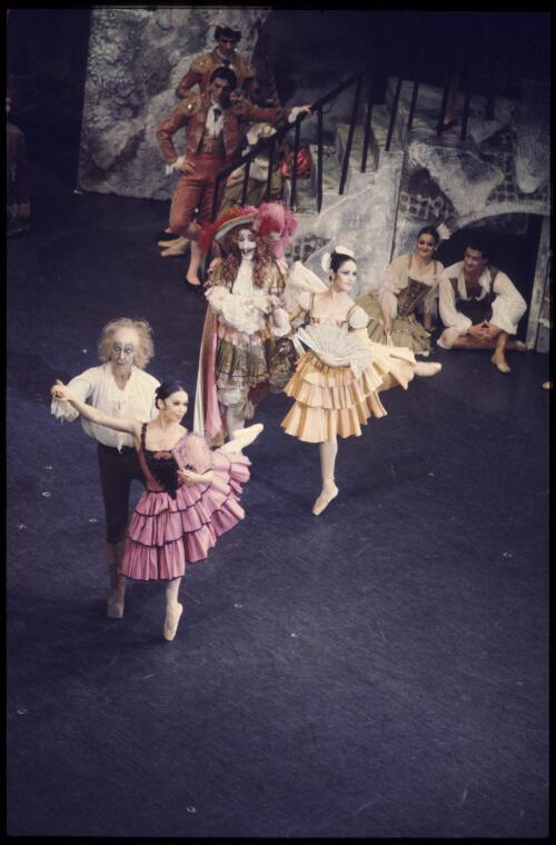 Ai-gul Gaisina as Kitri , Robert Helpmann as Don Quixote and artists of the Australian Ballet in the Australian Ballet production of Don Quixote, c. 1975 [transparency] / Walter Stringer