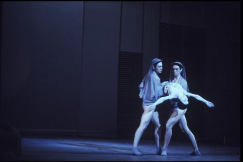 Scene from the Australian Ballet production of Yugen, 1965, 4 [transparency] / Walter Stringer