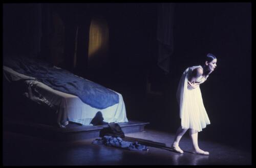 Marilyn Rowe as Juliet in the Australian Ballet production of John Cranko's 'Romeo and Juliet', 1975 [transparency] / Walter Stringer