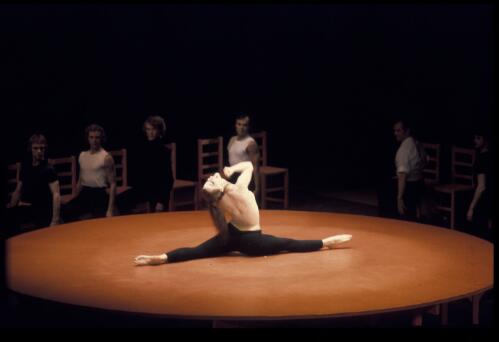 Maya Plisetskaya in Maurice Béjart's Bolero, Bolshoi Ballet, Palais Theatre, Melbourne, 1976 [1] [transparency] / Walter Stringer
