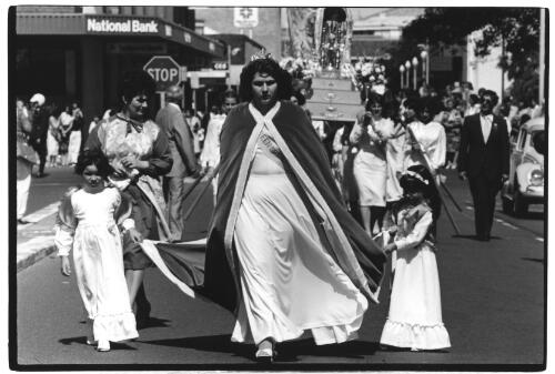 Queen of the Fleet, street procession, Fremantle, 1979 [picture] / Stephen Smith