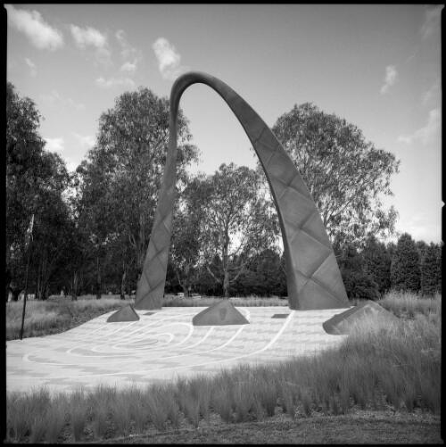 Collection of photographs of Anzac Parade, Canberra, 2002 [picture] / Damian McDonald