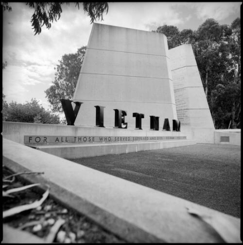 Australian Vietnam Forces National Memorial, Anzac Parade, Canberra, 2002 [2] [picture] / Damian McDonald