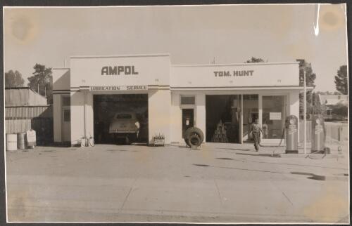 Front view of the Queanbeyan Ampol service station, New South Wales [picture]