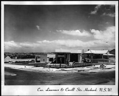Front view of the Ampol service station on the corner of Lawrence and Cavill Streets, Harbord, New South Wales [picture]