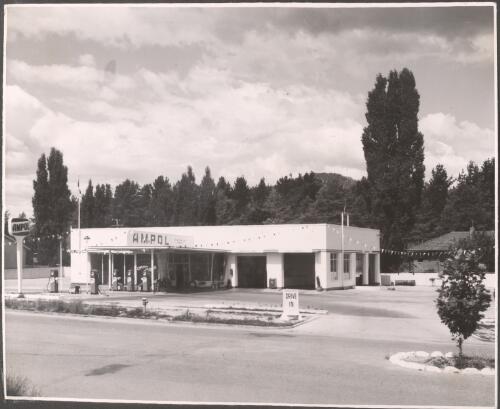 Front view of the Braddon Ampol service station, Canberra, A.C.T. [picture]