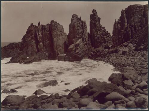 Rocky coastline, Furneaux Group, Tasmania [picture]