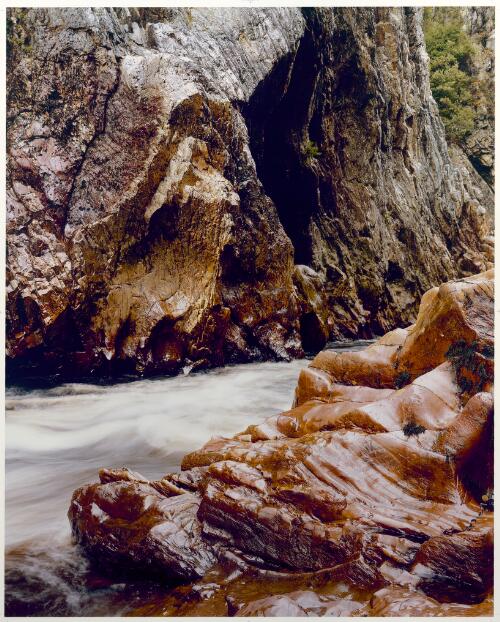 The Masterpiece Alcove, Deliverance Reach, Franklin River, Tasmania, 1979 [picture] / Peter Dombrovskis
