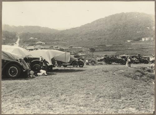 [Motor cars, some with tarpaulins attached, parked adjacent to Avalon Beach, New South Wales, 1930, 1] [picture]