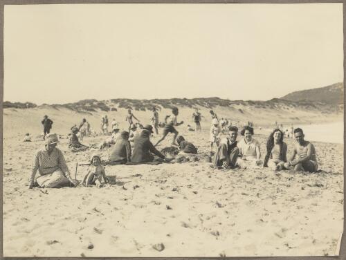 [Unidentified people on Avalon Beach, New South Wales, 1930, 1] [picture]