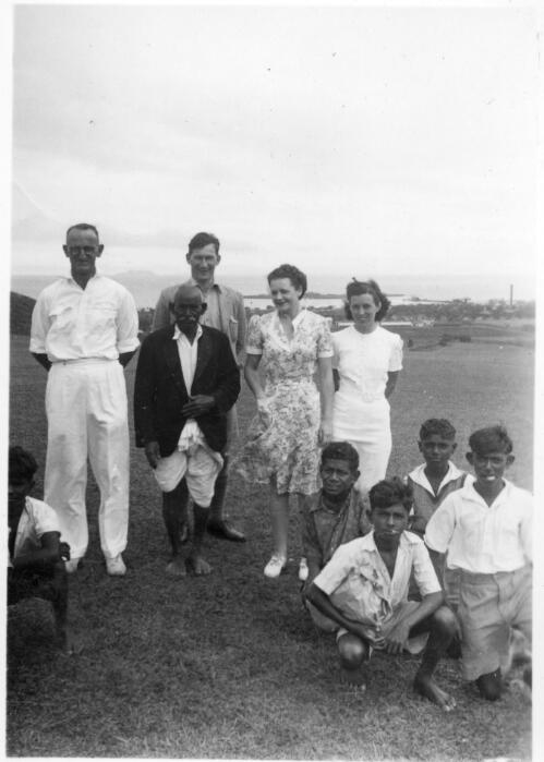 Arthur and Marjorie Tange and others on the Lautoka golf course, Fiji, 1941] [picture]